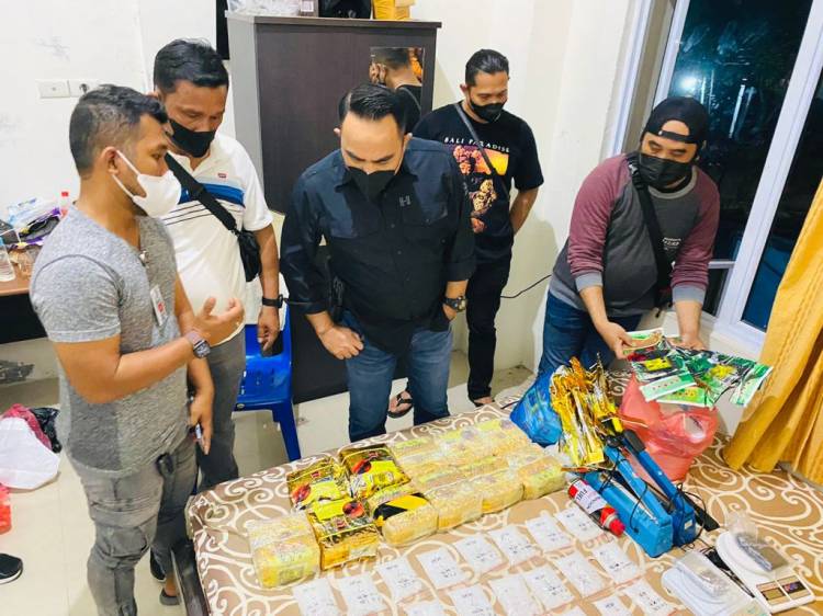 Polisi Amankan Seorang Pengedar Narkoba di Pekanbaru, Polisi Sita 13 Kg Sabu Siap Edar di Kosan