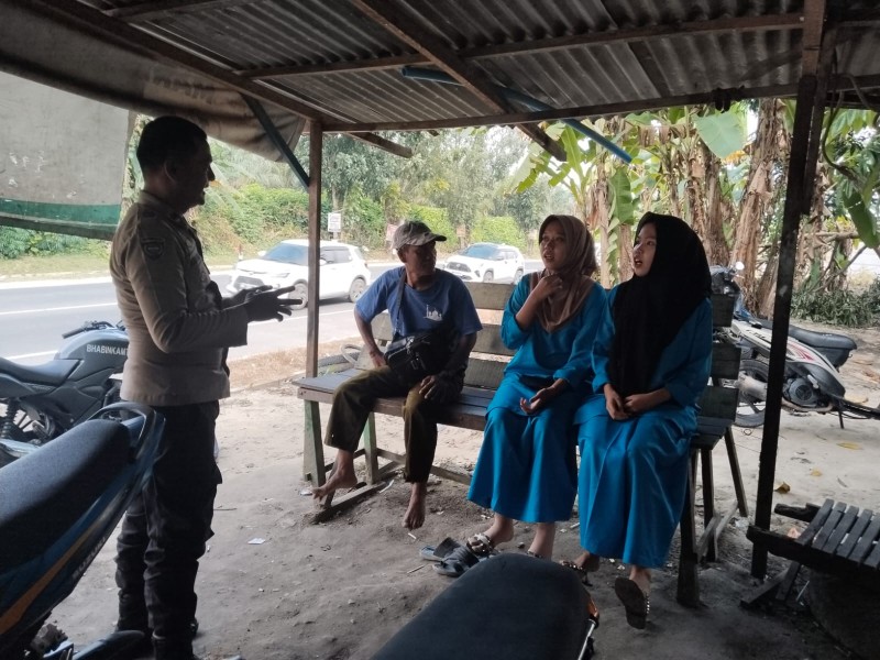 Bhabinkamtibmas Desa Muda Setia Kembali Laksanakan Sambang Warga untuk Meningkatkan Keamanan dan Ketertiban