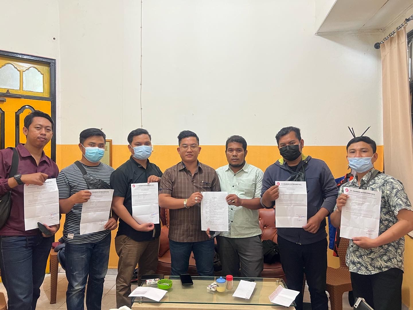 Dalam Waktu Singkat Lawyer Mirwansyah SH MH Berhasil Buat EX. 5 Orang Karyawan PT PDR Terima Hak - Haknya
