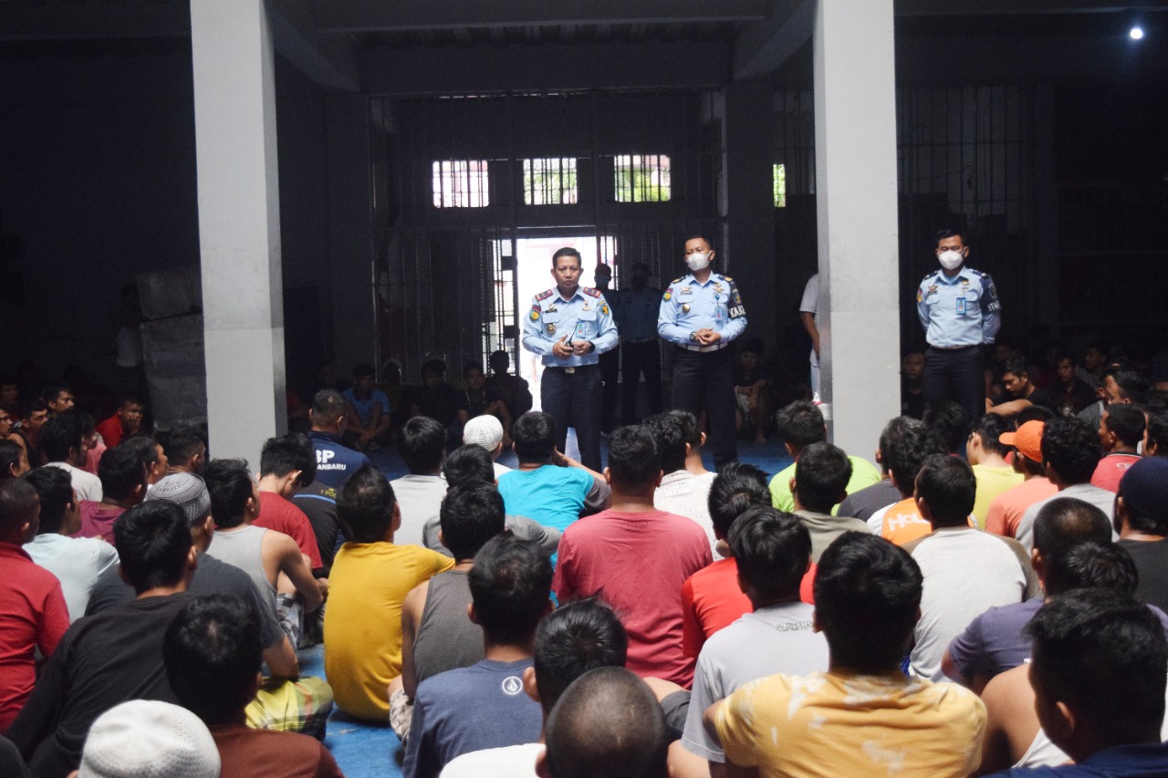 Jalin Komunikasi Efektif Ka Rutan Ajak Dialog Terbuka Dengan WBP Wujudkan Rutan Pekanbaru Aman dan Kondusif