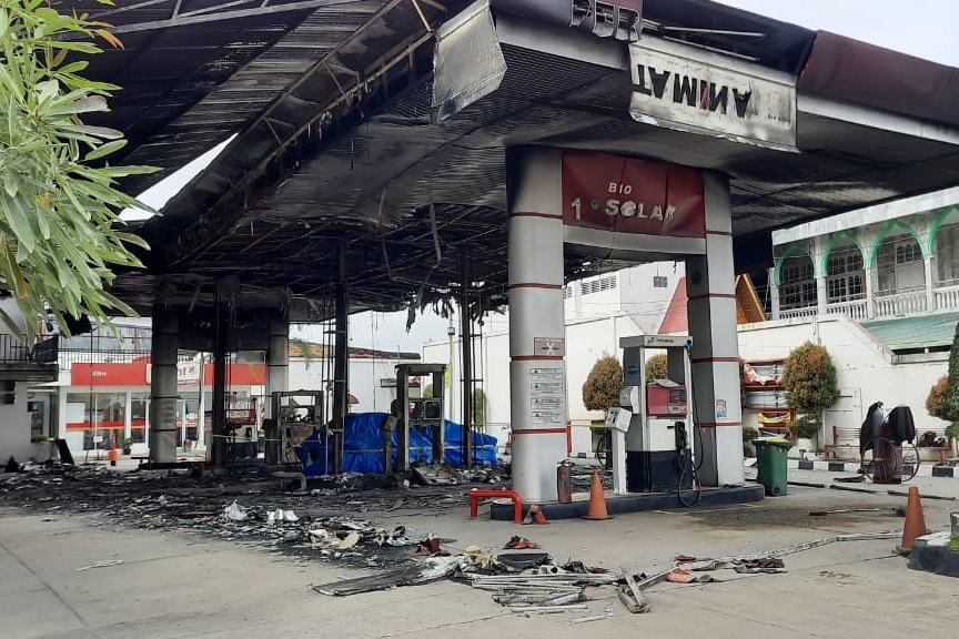 HP Berbunyi saat Isi Bensin, 1 Avanza dan SPBU Terbakar di Pekanbaru