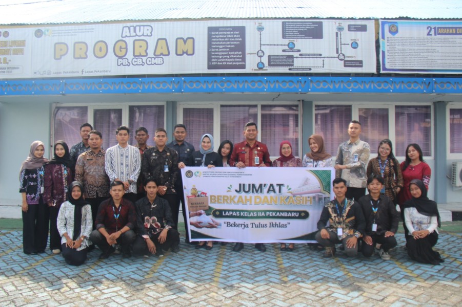 Lapas Pekanbaru Hadir di Tengah Masyarakat Melalui Jumat Berkah dan Kasih