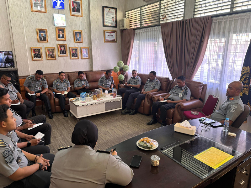 Dukung 100 Hari Pertama Kementerian Imipas, Kalapas Pekanbaru Pimpin Rapat Internal