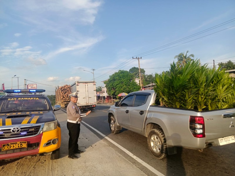 *Polsek Bandar Seikijang Laksanakan Patroli Sore dan Pengaturan Arus Lalu Lintas*