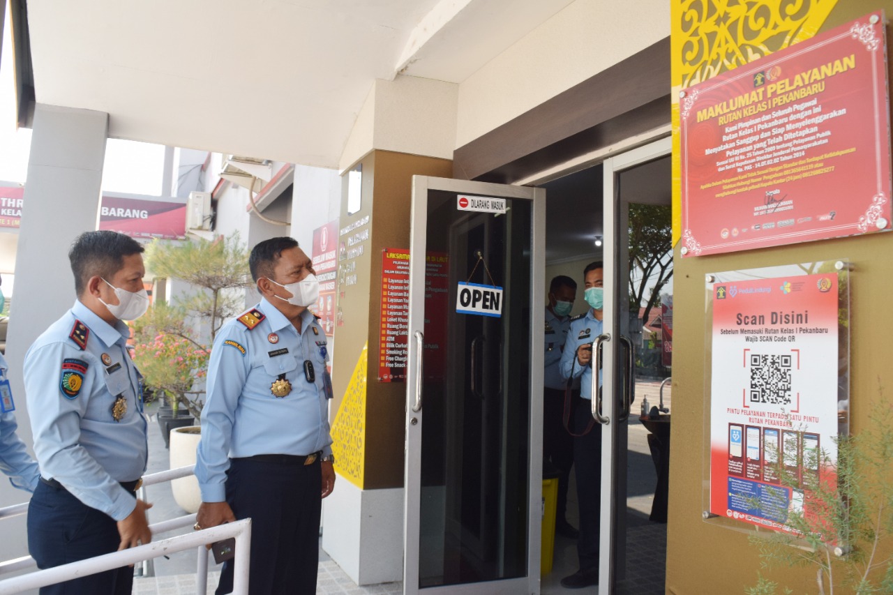 Kunjungi Rutan Pekanbaru, Kakanwil Kemenkumham Riau Menegaskan Bekerja Sesuai dengan SOP