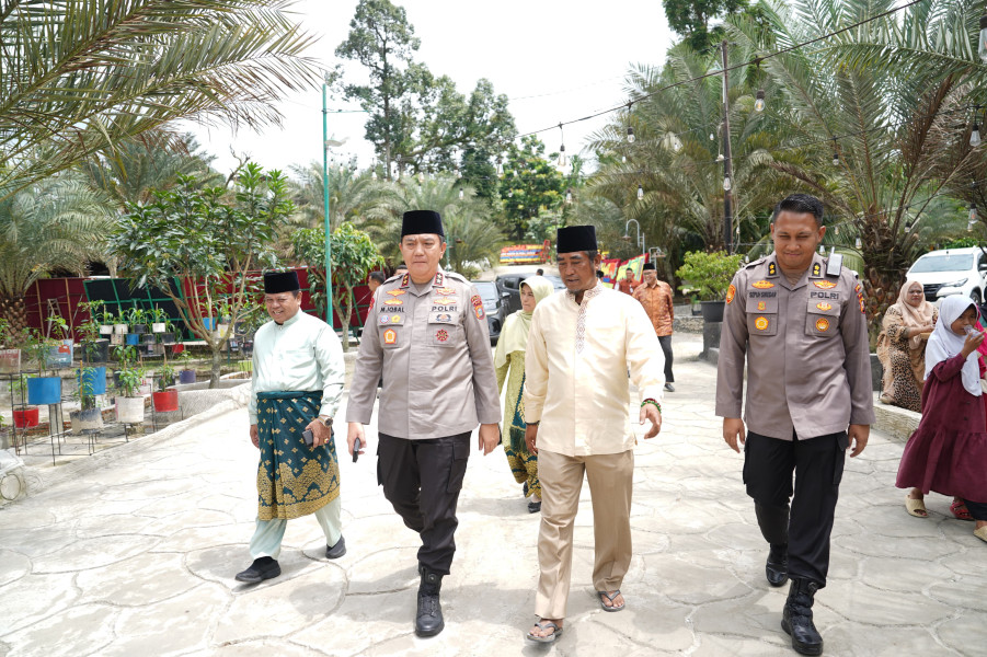 Rusli Ahmad Gelar Aqiqah dan Syukuran Jokowi di Palas