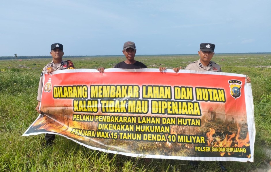 “Polsek Bandar Sei Kijang Kembali Laksanakan Patroli Karhutla untuk Cegah Bencana”