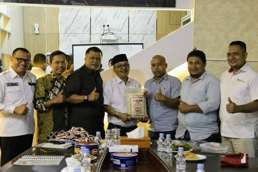 Pemkab Kampar Dukung Penuh Beras Takau dan Batik Kampar Brand Lokal