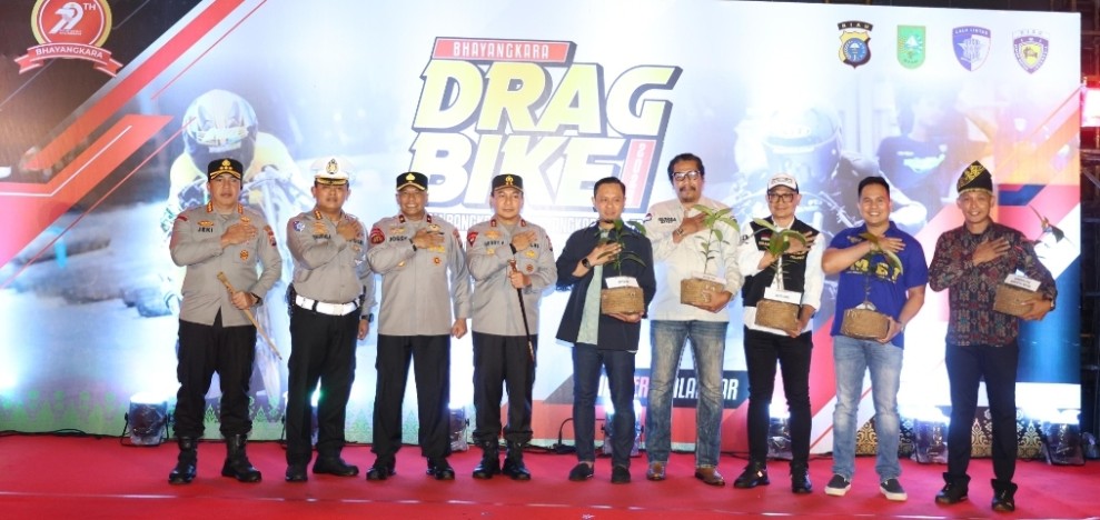 Spectacular! Kapolda Riau dan Ketua IMI Riau Resmi Buka Event Dragbike Bhayangkara ke-79 Polda Riau