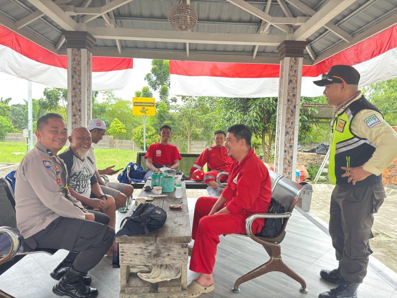 *Bhabinkamtibmas Lubuk Ogung Laksanakan Giat Silaturahmi dan Sambang Warga*