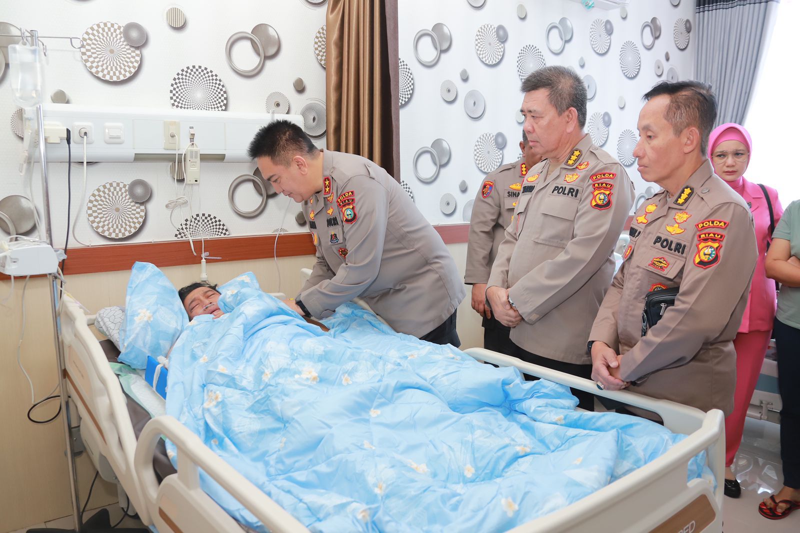 Kapolda Riau Irjen Moh Iqbal Yang Juga Ketua Angkatan Akpol 1991, Jenguk Kapolda Jambi