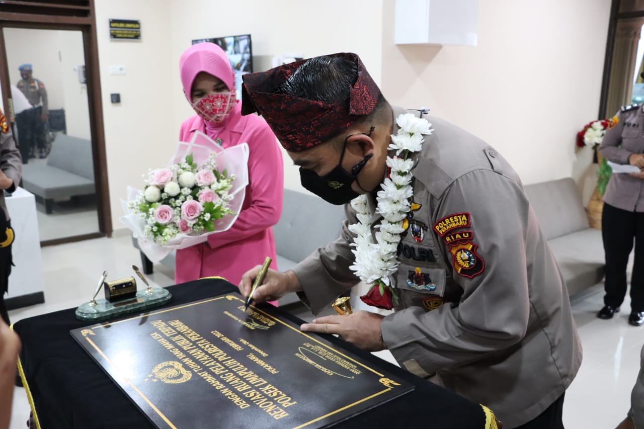 Kapolresta Pekanbaru Resmikan Ruang Pelayanan Publik Terpadu Polsek Limapuluh