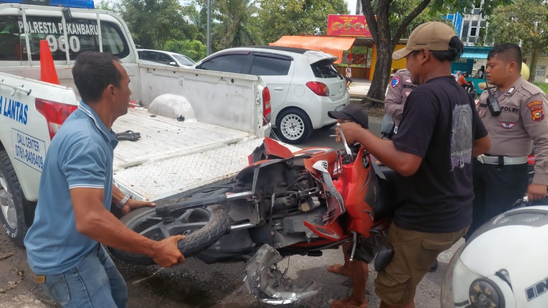 Konsultan Tewas Akibat Kecelakaan Beruntun