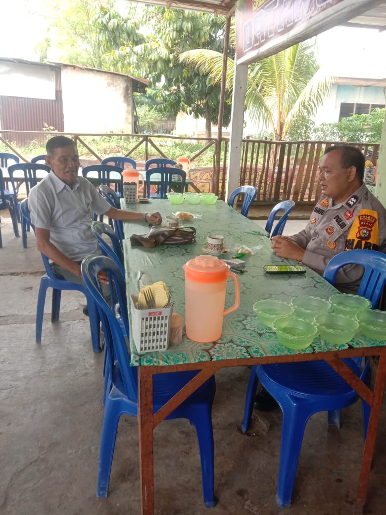 Bhabinkamtibmas Desa Simpang Beringin Laksanakan Sambang/DDS, Himbau Warga Jaga Keamanan dan Waspada Hoax