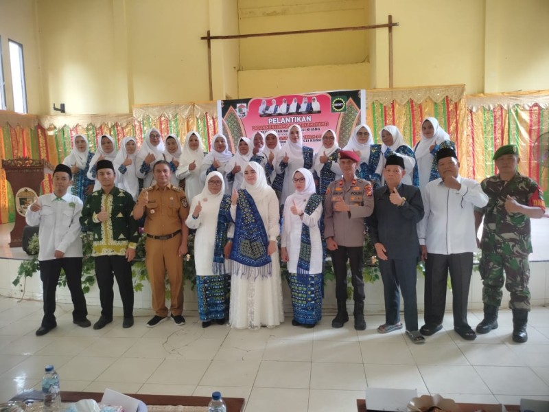 Kapolsek Bandar Sei Kijang Hadiri Pelantikan Pengurus Cabang BKMT Kec. Bandar Sei Kijang dan Pengurus PERMATA Kelurahan/Desa se-Kec. Bandar Sei Kijang