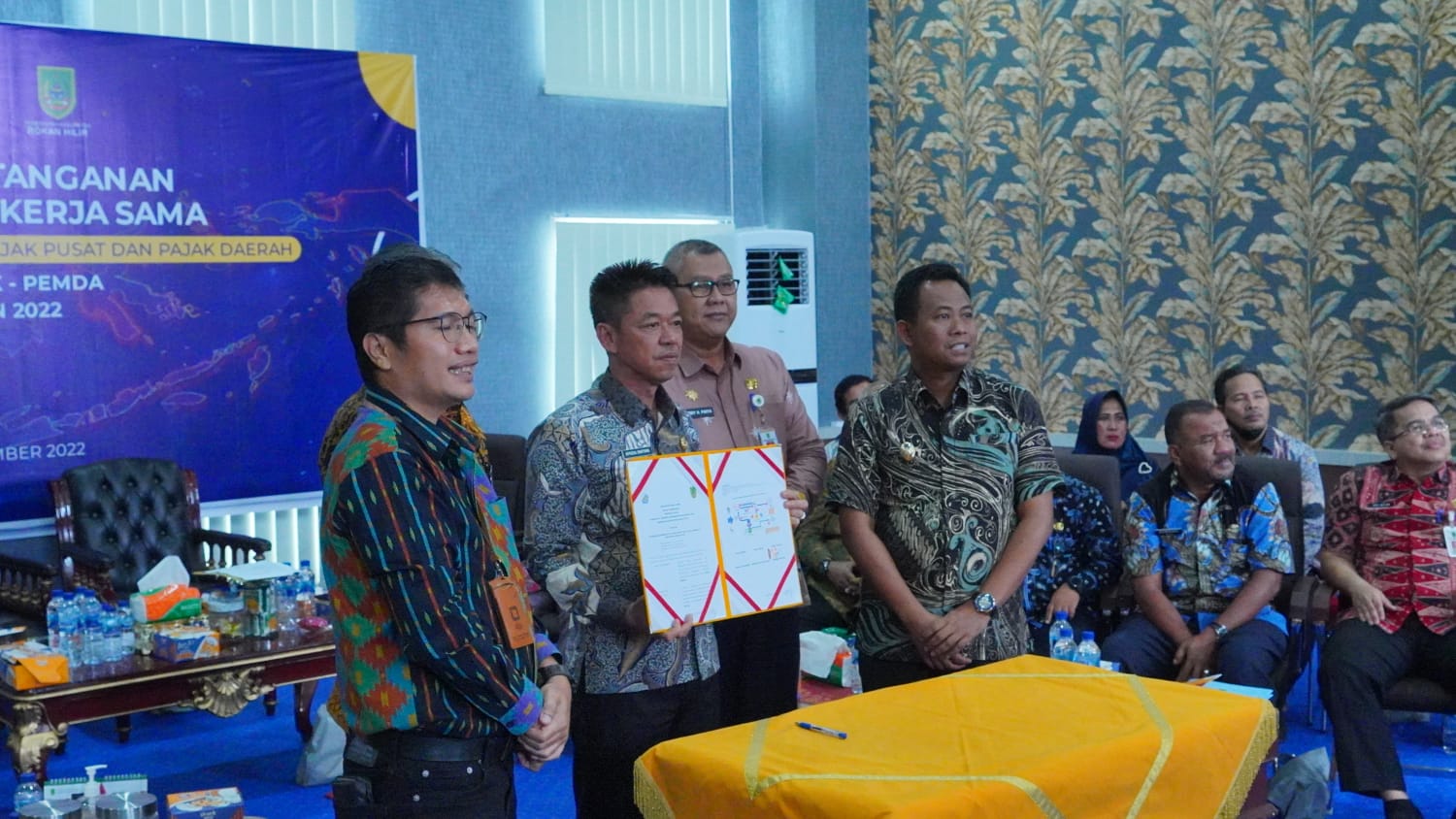 Bupati Rohil Ikuti Rapat Penandatanganan Kerjasama Optimalisasi Pemungutan Pajak Pusat dan Pajak Daerah Secara Virtual