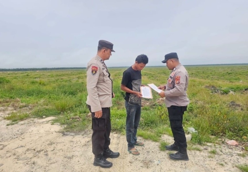 Polsek Bandar Sei Kijang Laksanakan Patroli Karhutla dan Sosialisasi di Wilayah Rawan Kebakaran Lahan