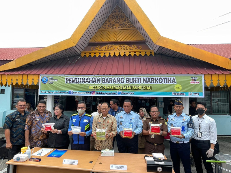 Ikuti Pemusnahan Narkotika di BNNP Riau, Bukti Nyata Lapas Narkotika Rumbai Pekanbaru Komitmen Perangi Narkoba