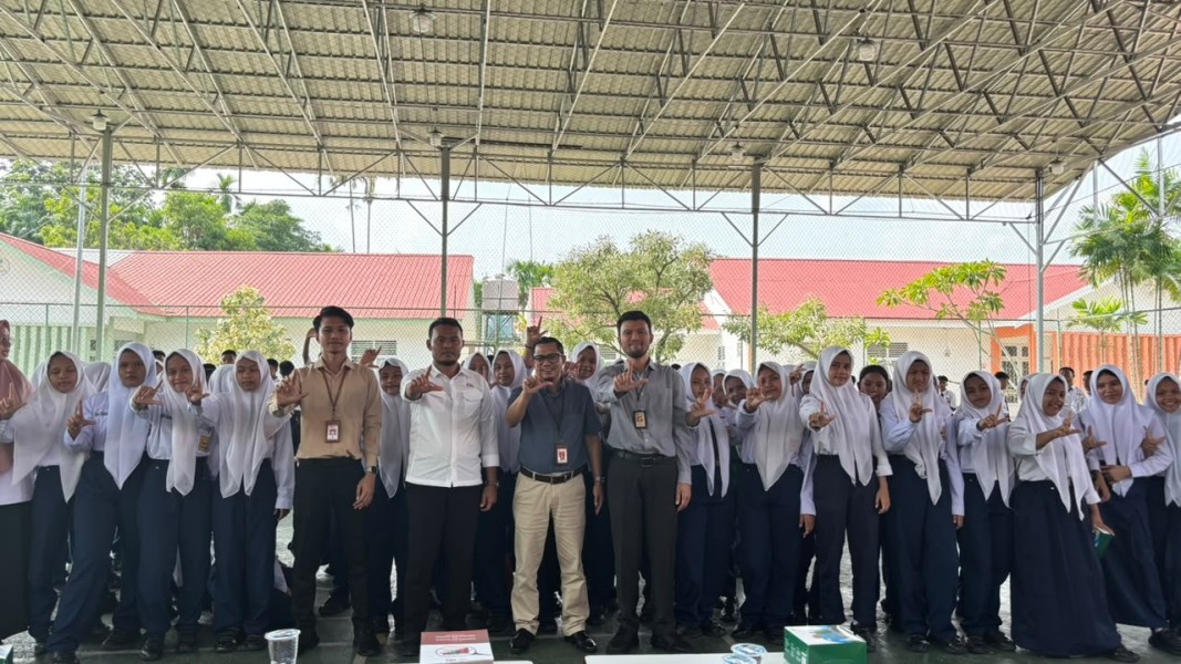 OJK Riau Edukasi 350 Siswa Sekolah Rakyat, Dorong Budaya Menabung Sejak Dini