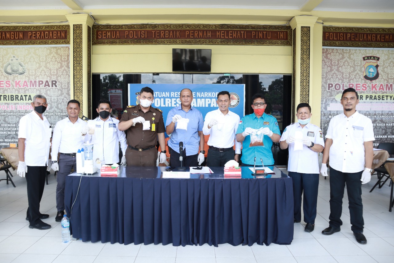 Polres Kampar Musnahkan Barang Bukti Narkotika Jenis Sabu Seberat 1.2 Kg