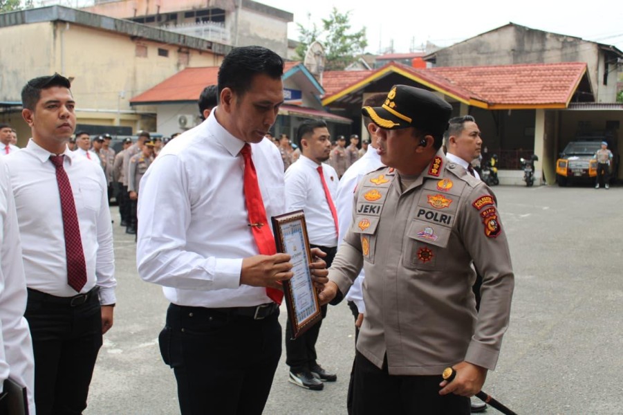 Berhasilan Ungkap kasus Besar,Kapolresta Beri Penghargaan Kepada Personel