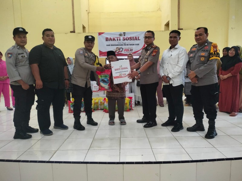 Polsek Bandar Sei Kijang Salurkan Bantuan Sembako untuk 197 Warga dalam Rangka Hari Bhayangkara ke-80