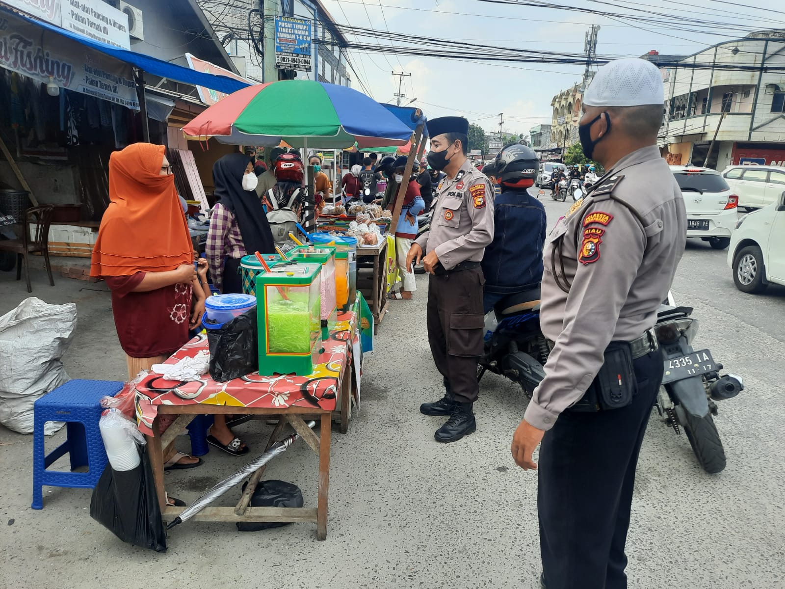 Diawal Ramadhan, Polsek Sukajadi Laksanakan Patroli dan Pengamanan Pasar Ramadhan