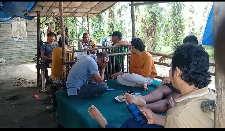 Bhabinkamtibmas Polsek Bandar Seikijang Kembali Lakukan Sambang dan Sosialisasi Karhutla kepada Warga Desa Simpang Beringin