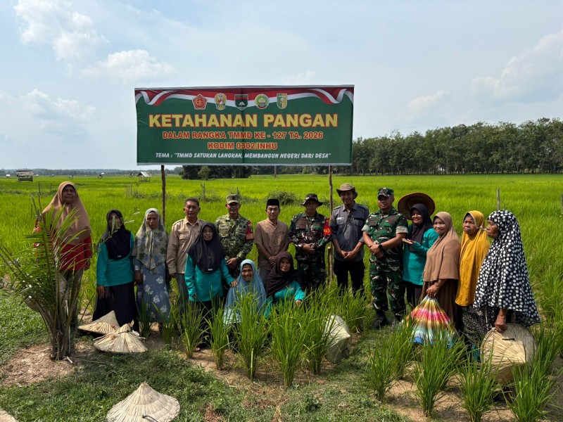 Satgas TMMD ke-127 Kodim 0302/Inhu Kuansing Dukung Petani untuk Mewujudkan Swasembada Pangan