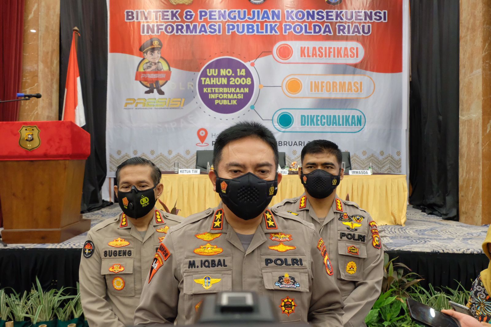 Buka Kegiatan Bimtek Dan Pengujian Konsekuensi Informasi Publik, Kapolda Riau Irjen Iqbal : “Pahami Tehnis, SOP Dan Langkah Konkret Penerapan UU Keterbukaan Informasi Publik”