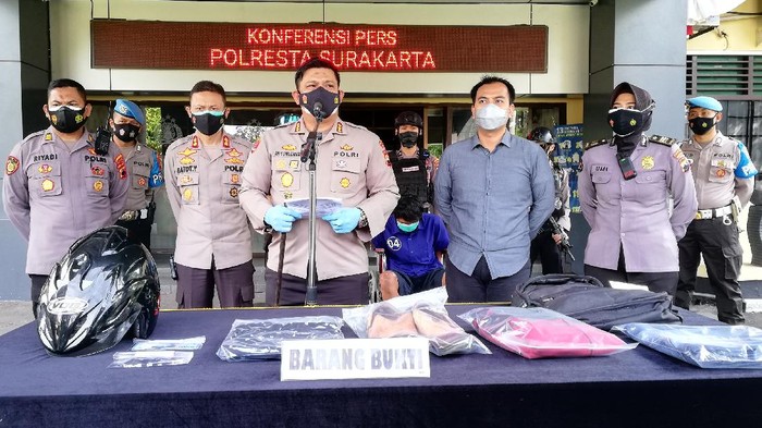 Polisi Tembak 2 Kaki Pencuri Spesialis Pecah Kaca Mobil Karena Melawan Saat Ditangkap