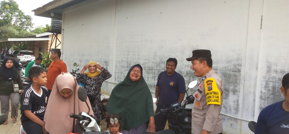 Bhabinkamtibmas Polsek Bandar Sei Kijang Laksanakan Sambang di Pasar Sekijang