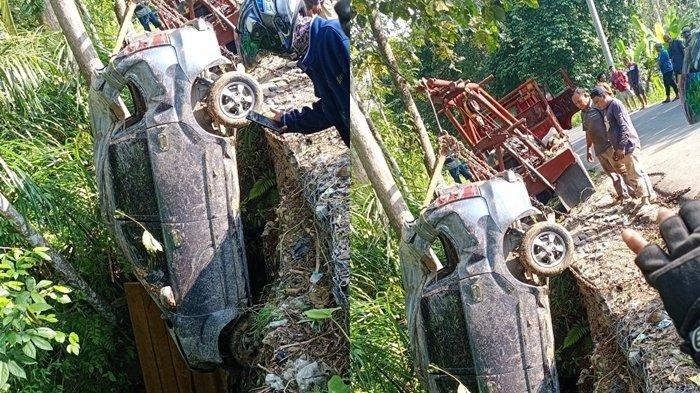 Bocah Panjat Tebing Setinggi 30 Meter, Minta Pertolongan Ke Warga 