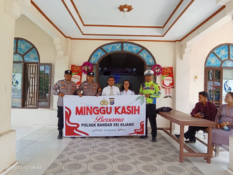 Polsek Bandar Sei Kijang Mengikuti Minggu Kasih di Gereja GPDI Alpha Omega
