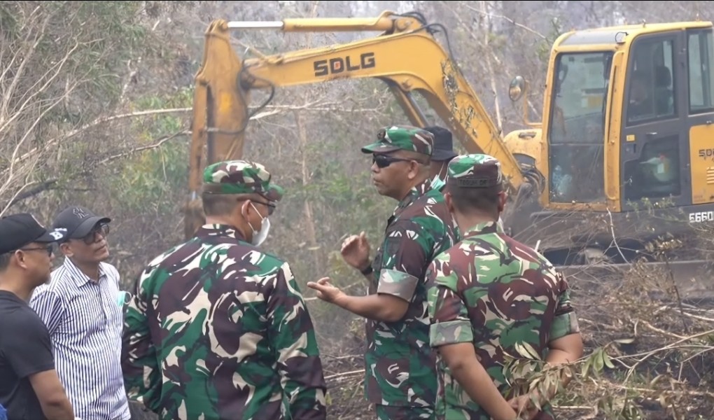Penanganan Karhutla di Dumai, Excavator Diturunkan Buka Akses dan Sekat Lahan