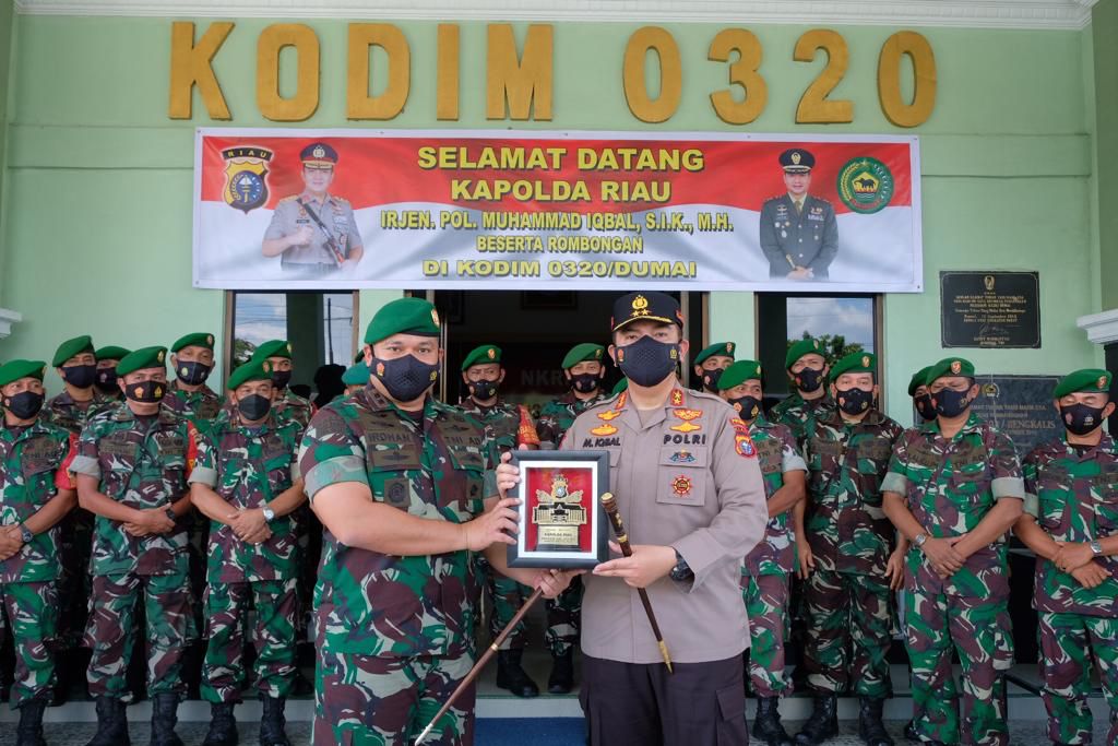 Luar Biasa… Kunjungan Kerja ke Dumai, Kapolda Riau Lakukan Safari ke Markas TNI