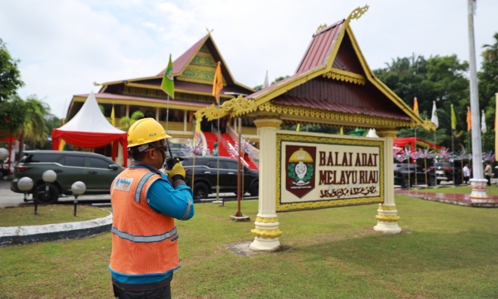 PLN Pastikan Keandalan Listrik, Penabalan Gelar Adat Gubernur Riau Berlangsung Khidmat dan Tanpa Kendala