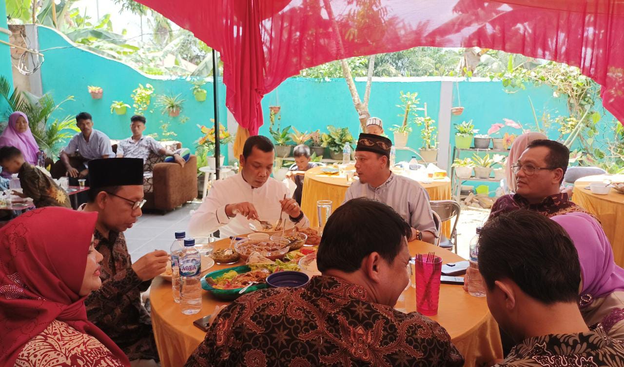 PJ Walikota Hadiri Aqiqah Anak Ketua PK KNPI Kecamatan Kulim