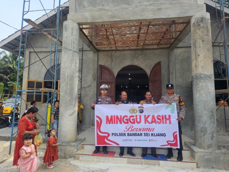 Polsek Bandar Sei Kijang Ikuti Ibadah Minggu Kasih di Gereja GNKP