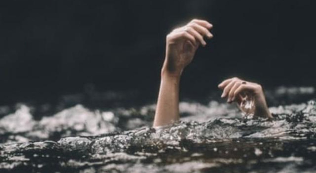 Asik Mandi - Mandi di Lubang Kalam, 1 Orang Tewas Tenggelam