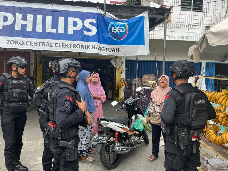 Pilkada 2024, Subsatgas aksi khusus Detamsenen Gegana Satbrimob Polda Riau lakukan cooling system