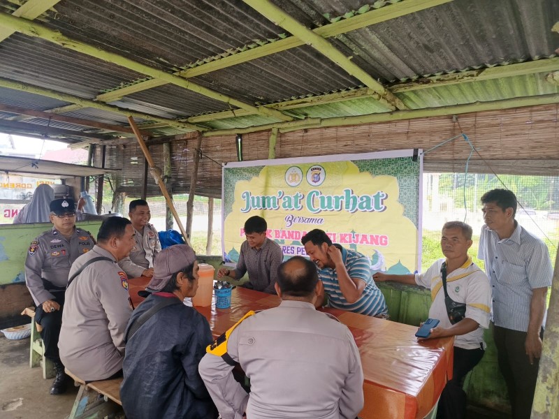 Polsek Bandar Sei Kijang Gelar “Jumat Curhat”, Serap Aspirasi Warga di Warung Bu Yus