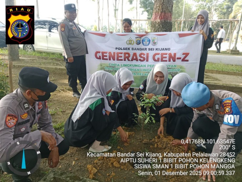 Polsek Bandar Sei Kijang Lakukan Penanaman Bibit Pohon dalam Rangka Green Policing