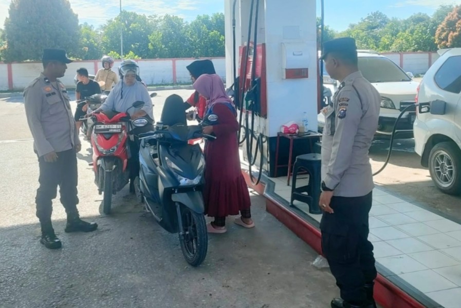 Polsek Bandar Sei Kijang Laksanakan KRYD, Mengingatkan Pelaku Usaha Untuk Selalu Siaga dan Berhati - Hati