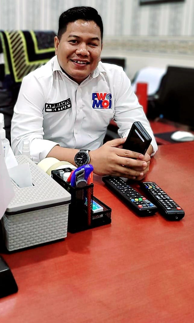 Aprianto Ketua DPD Perkumpulan Wartawan Media Online Indonesia (PWMOI) Kota Pekanbaru, Berikan Sekolah Gratis Wartawan