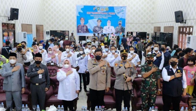 Tinjau Pelaksanaan Vaksinasi Massal Di Kabupaten Bengkalis, Wakapolda Riau Mari Terus Gelorakan Untuk Keselamatan Masyarakat