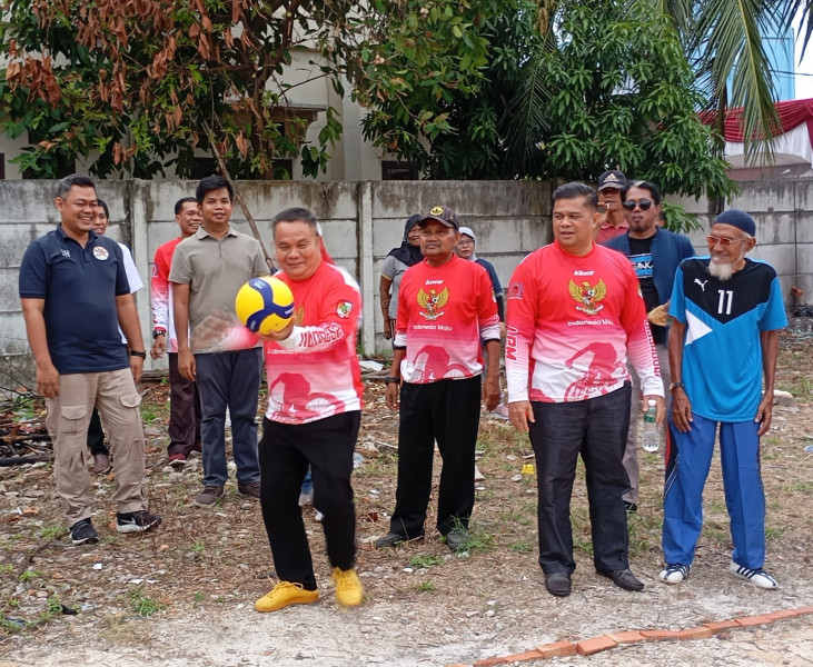 Buka Turnamen Voli RW Meriahkan HUT Ke- 79 RI, Ketua LPM: Jaga Kekompakan antar Warga