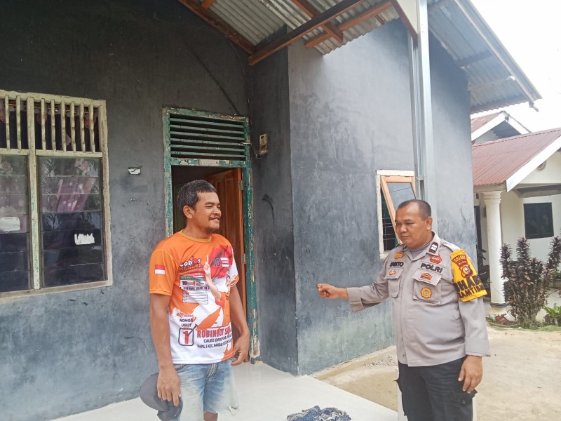 Bhabinkamtibmas Polsek Bandar Sei Kijang Lakukan Sambang dan Sosialisasi Karhutla