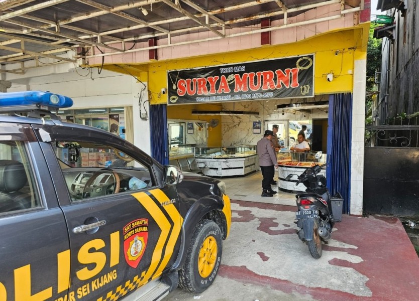 Polsek Bandar Sei Kijang Laksanakan KRYD, Mengingatkan Pedagang Untuk Selalu Siaga dan Berhati - Hati