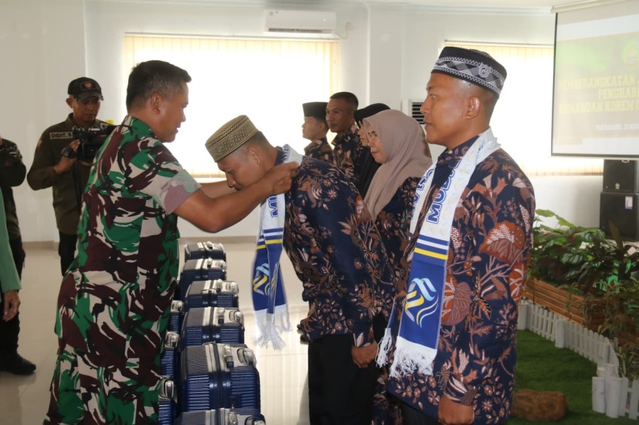 Istimewa! Korem 031/WB Berangkatkan Jamaah Umroh dan Beri Apresiasi